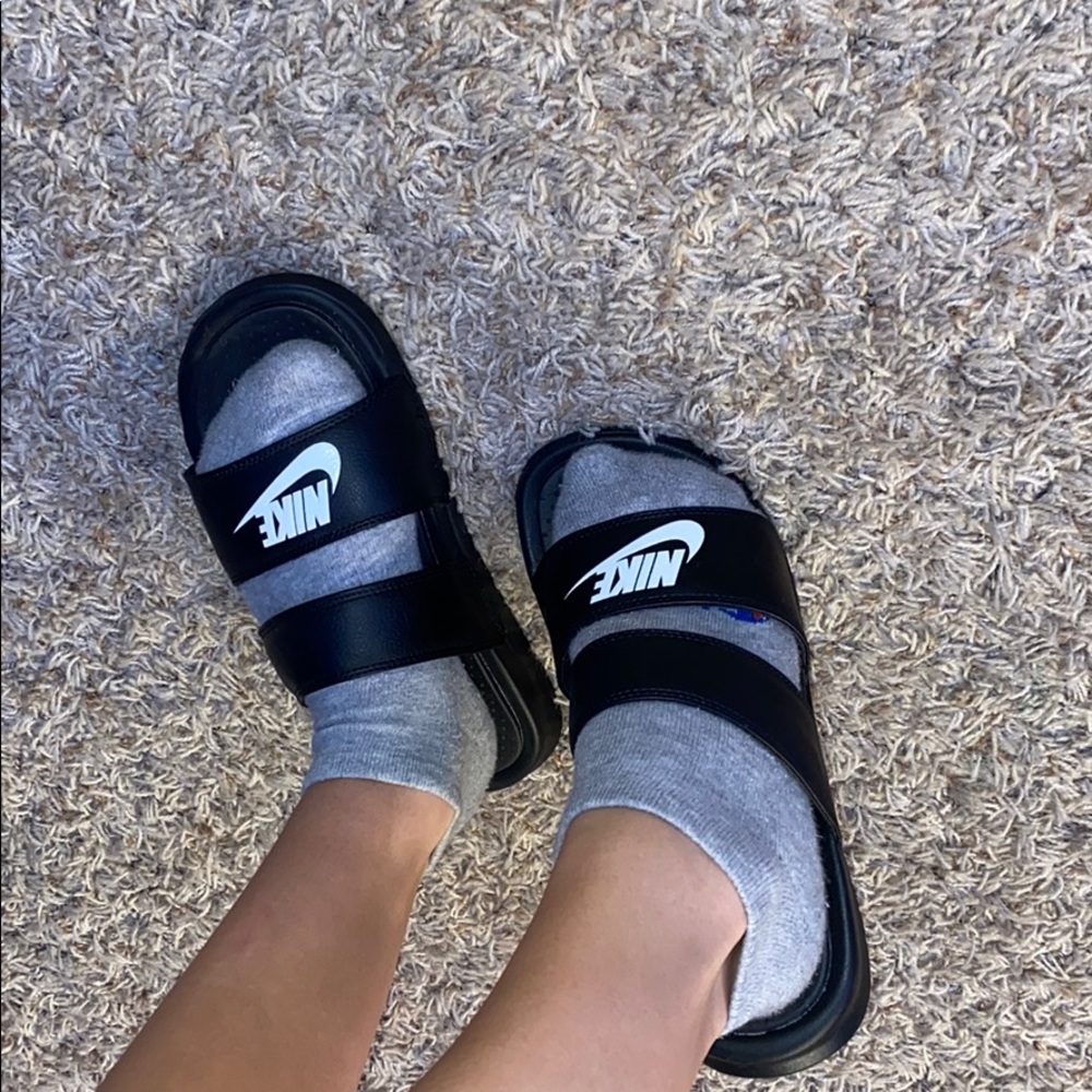 Nike women’s slides